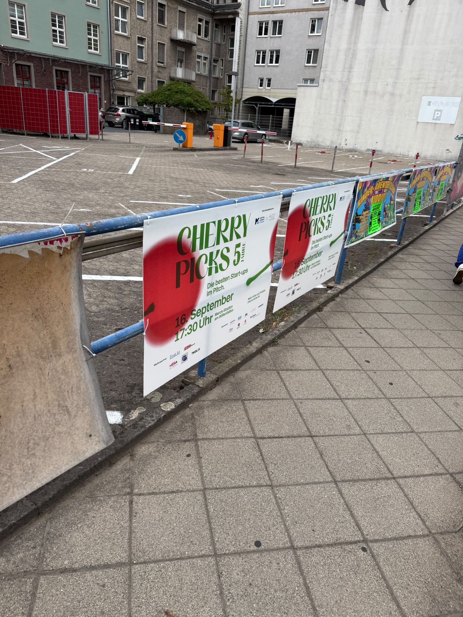 Cherrypicks - DIN A0 Easyplate Plakatwerbung - Plakat 2